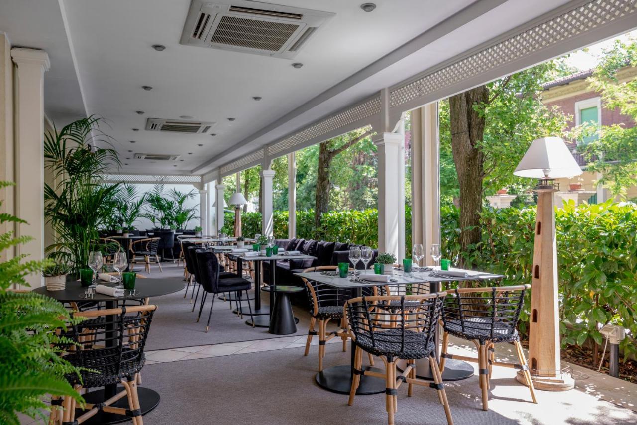 Hotel Maestrale Riccione Buitenkant foto