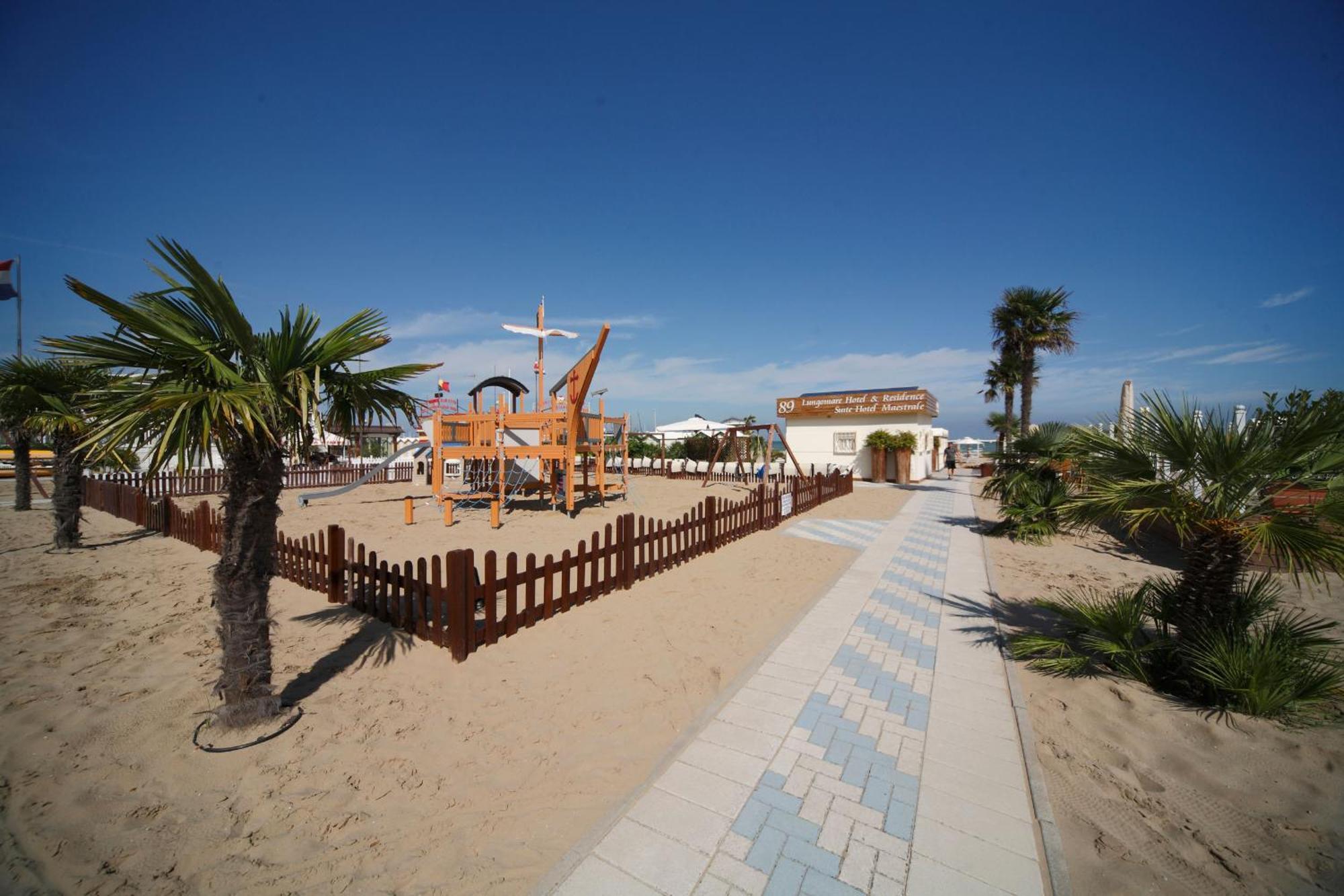Hotel Maestrale Riccione Buitenkant foto