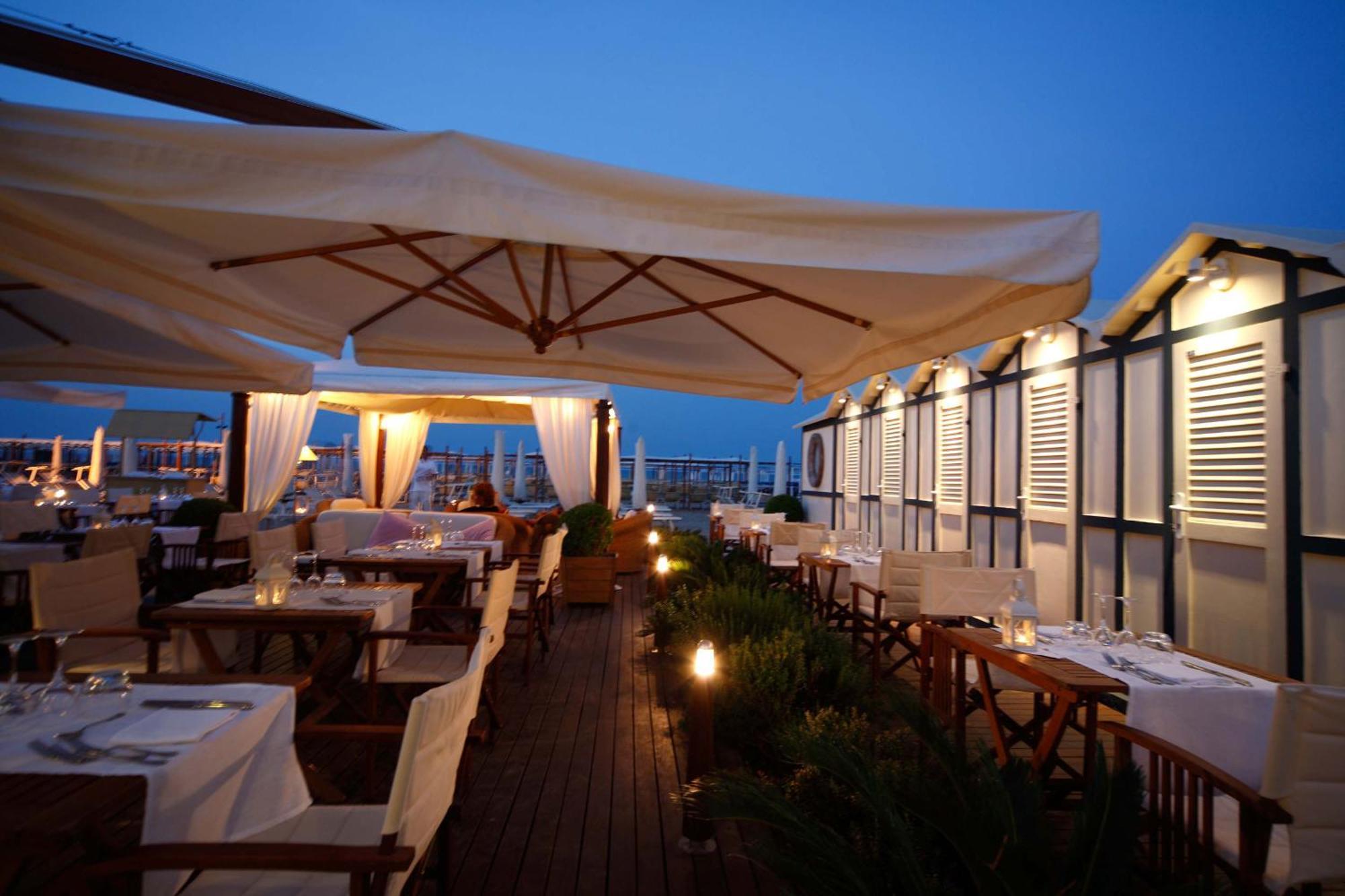 Hotel Maestrale Riccione Buitenkant foto