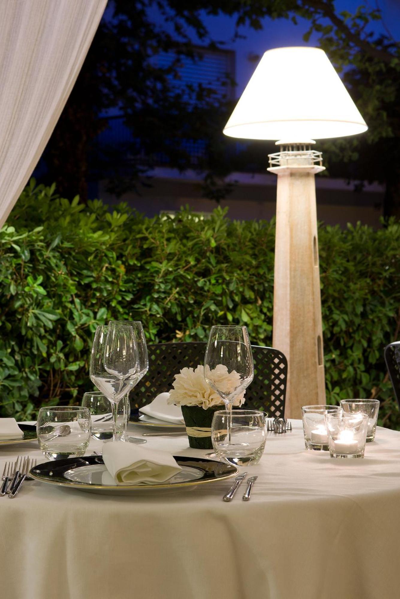 Hotel Maestrale Riccione Buitenkant foto