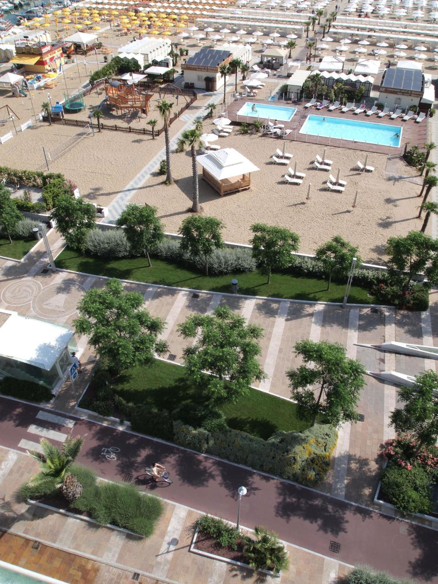 Hotel Maestrale Riccione Buitenkant foto