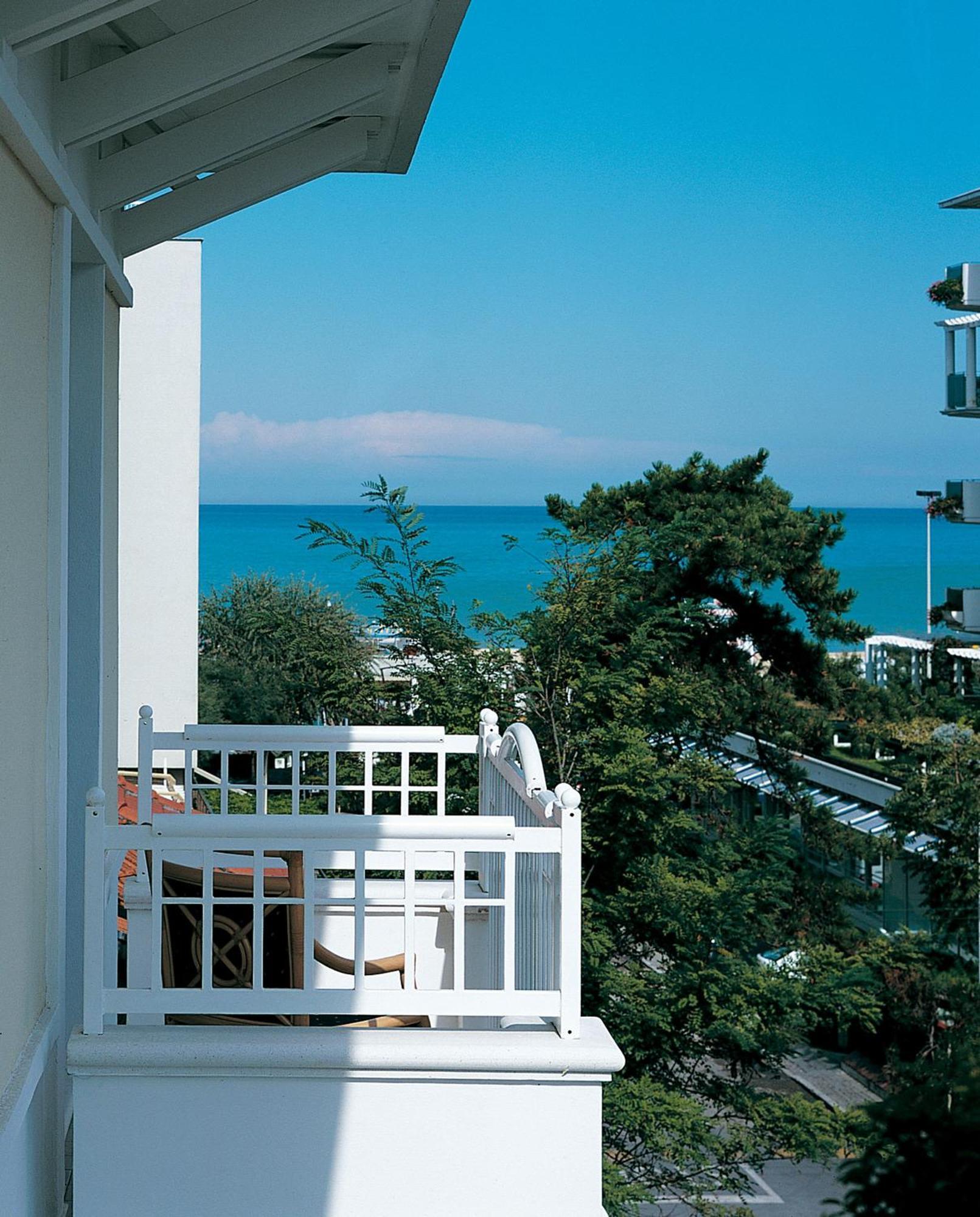 Hotel Maestrale Riccione Buitenkant foto