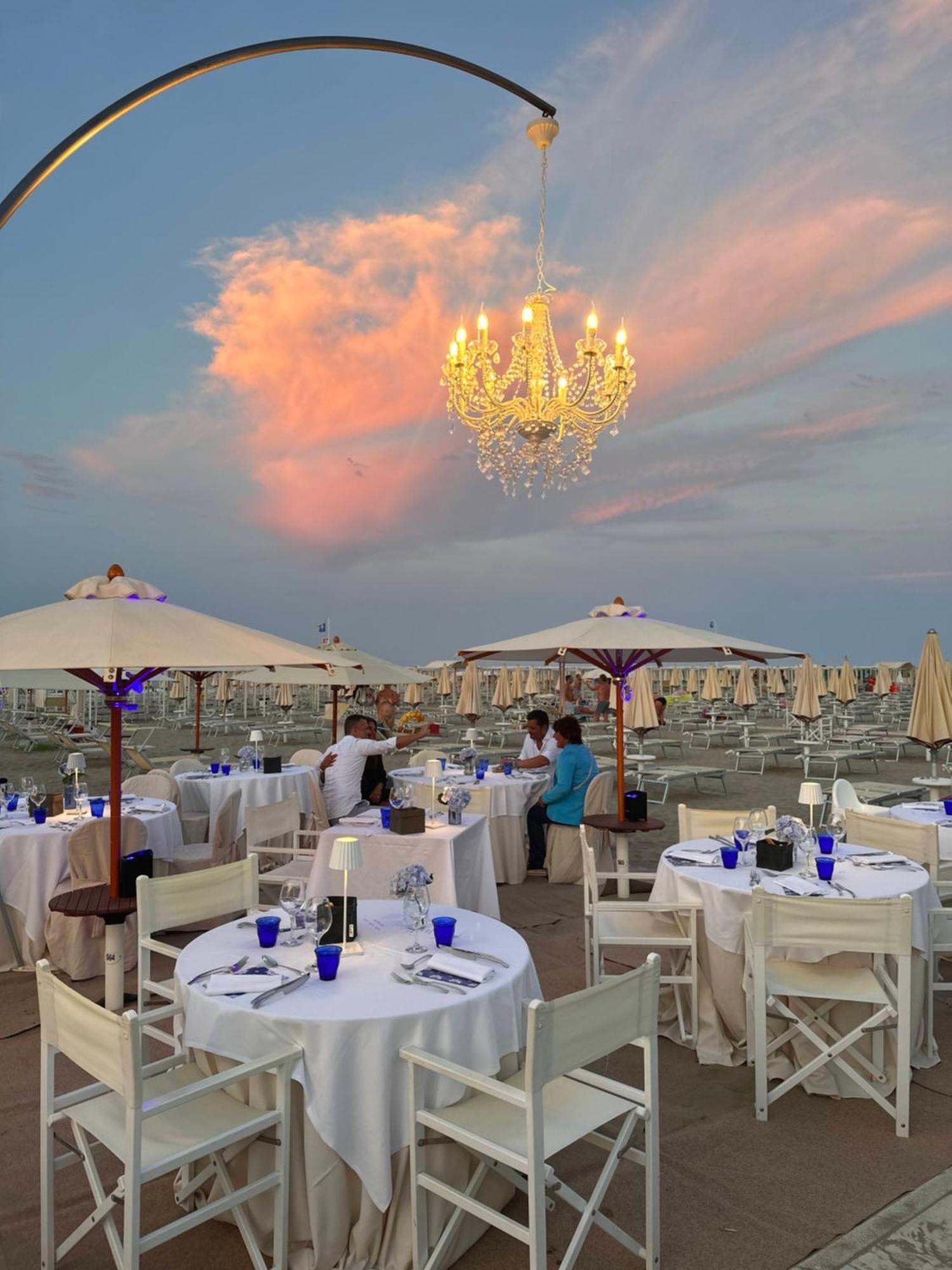 Hotel Maestrale Riccione Buitenkant foto